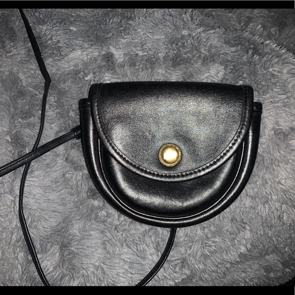 100% Coach Mini Vintage Crossbody. GUC